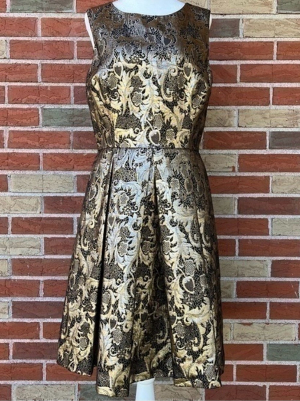 Eliza J Gold Black Brocade Fit & Flare Black Gold Sleeveless Cocktail Dress 👗
